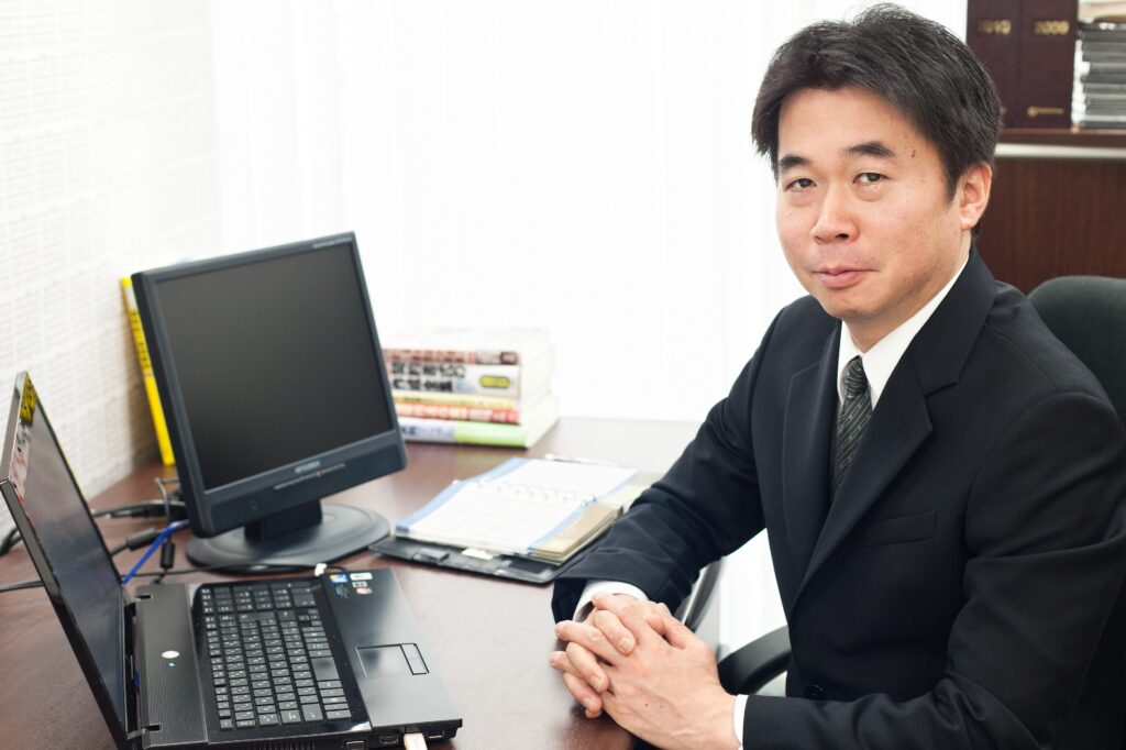 山本弁護士