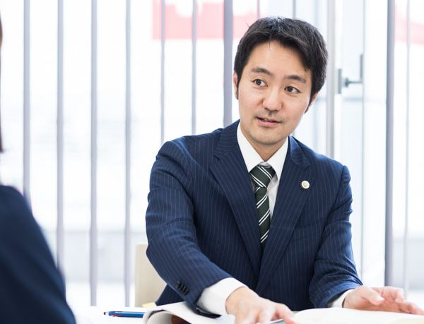 岡部弁護士
